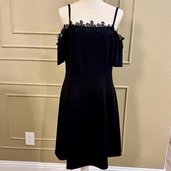 KENSIE Women’s Black Strapless Dress w/ Lace Detail & Wide A-Line Skirt. Size 12 - Picture 2 of 8